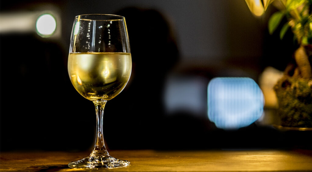 白ワイン「モンラッシェ」に合うおつまみ5選のサムネイル